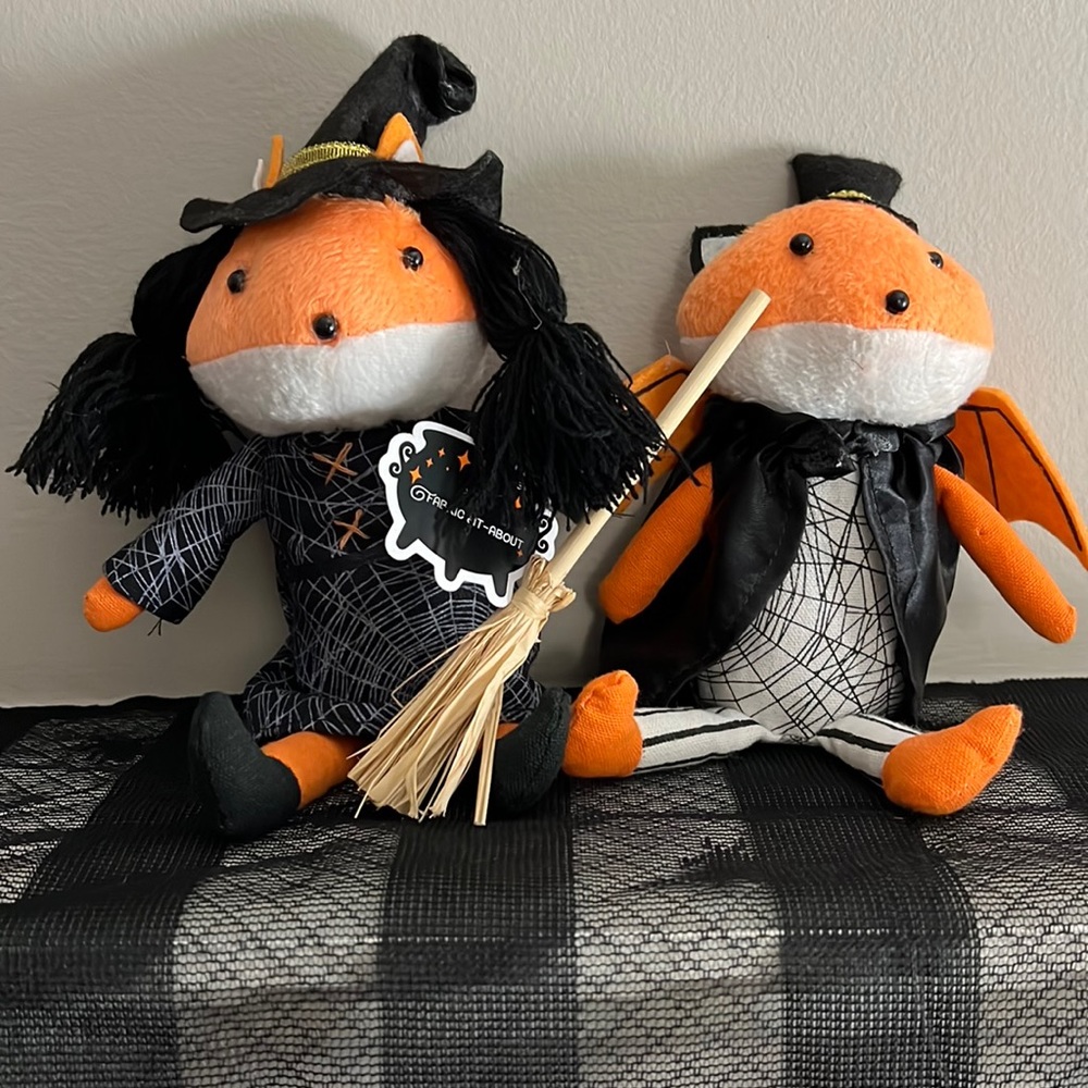Spooky Foxes